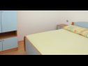 Appartements VINK - 80 m from beach A2(4), A3(4), A4(4) Vir - Riviera de Zadar  - Appartement - A2(4): chambre &agrave; coucher