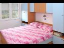 Appartements VINK - 80 m from beach A2(4), A3(4), A4(4) Vir - Riviera de Zadar  - Appartement - A2(4): chambre &agrave; coucher