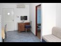 Appartements VINK - 80 m from beach A2(4), A3(4), A4(4) Vir - Riviera de Zadar  - Appartement - A4(4): séjour