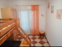 Appartements Sanja - 100 meters to the beach A1(4+1), A2(4+1), A3(4+1), A4(4+1) Vir - Riviera de Zadar  - Appartement - A4(4+1): chambre &agrave; coucher