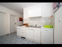 Appartements Gavro - 20 m from the sea: A1(4), A2 (2+2) Vir - Riviera de Zadar  - Appartement - A1(4): cuisine