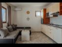 Appartements Nenad - with pool; A1(4+1), A2(4+1), SA3(3), SA4(3), A5(2+2) Vrsi - Riviera de Zadar  - Appartement - A2(4+1): cuisine