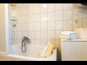 Appartements Suza - relaxing & beautiful: A1(2+2), A2(4+2) Zadar - Riviera de Zadar  - Appartement - A1(2+2): salle de bain W-C
