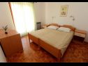 Appartements Ankica - 150 m from beach: A1(2+2), A2(5), A3(4+1), A4(2+2) Zadar - Riviera de Zadar  - Appartement - A1(2+2): chambre &agrave; coucher