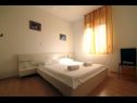 Appartements Eddie - great location & comfor: A1(4), A2(4), A3(4), A4(4) Zadar - Riviera de Zadar  - Appartement - A3(4): chambre &agrave; coucher