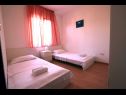 Appartements Eddie - great location & comfor: A1(4), A2(4), A3(4), A4(4) Zadar - Riviera de Zadar  - Appartement - A4(4): chambre &agrave; coucher