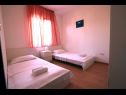 Appartements Eddie - great location & comfor: A1(4), A2(4), A3(4), A4(4) Zadar - Riviera de Zadar  - Appartement - A2(4): chambre &agrave; coucher