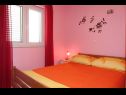 Appartements Ivo - family friendly: A1 Crveni (2+2), A2 Plavi (2+2), A3 Bez (2+2) Zaton (Zadar) - Riviera de Zadar  - Appartement - A1 Crveni (2+2): chambre &agrave; coucher
