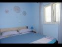 Appartements Ivo - family friendly: A1 Crveni (2+2), A2 Plavi (2+2), A3 Bez (2+2) Zaton (Zadar) - Riviera de Zadar  - Appartement - A2 Plavi (2+2): chambre &agrave; coucher