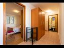 Appartements Mir - family apartments with garden terrace A1(4), A2(2) Zaton (Zadar) - Riviera de Zadar  - Appartement - A1(4): couloir