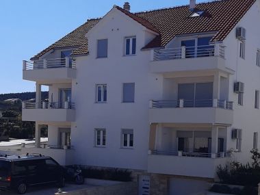 Appartements Louis - 250m to the beach: A1(6) Supetar - Île de Brac 