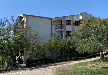 Appartements Antisa - with playground: A1 jug(4+1), A2 sjever(4) Tucepi - Riviera de Makarska 