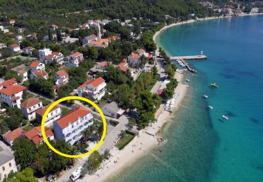 Appartements et chambres Tomo 1 - at the beach: A4(2+2), RA1(2), RA2(2), RA3(2) Zaostrog - Riviera de Makarska 