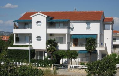 Appartements Beti - 70 m from sea: A2(2+2), A3(2+2), A4(4+2) Betina - Île de Murter 