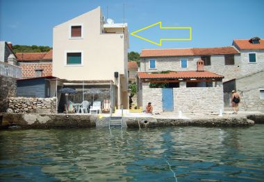 Appartements Mirni - 5 m from sea: A1(2+1) Luka (Île de Prvic) - Riviera de Sibenik 
