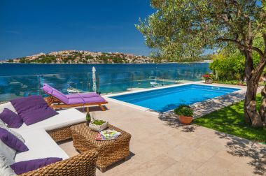 Maisons de vacances Lucmar - swimming pool and sea view H(8+2) Zatoglav - Riviera de Sibenik  - Croatie 