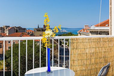 Appartements Helena - with terrace : A1(2+2) Split - Riviera de Split 