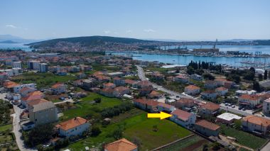 Appartements Kati - garden: A1(4), A2(2+1) Seget Donji - Riviera de Trogir 