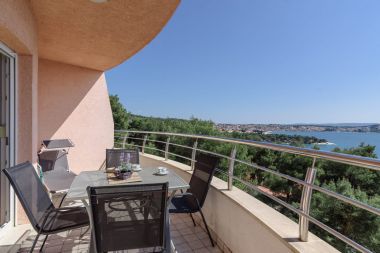 Appartements Pery - 2 bedroom sea view apartment: A1(4+1) Trogir - Riviera de Trogir 