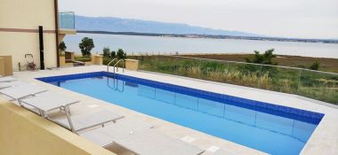 Appartements Dragi - with pool: A2(4), A3(4), A4(4), A6(2) Nin - Riviera de Zadar 