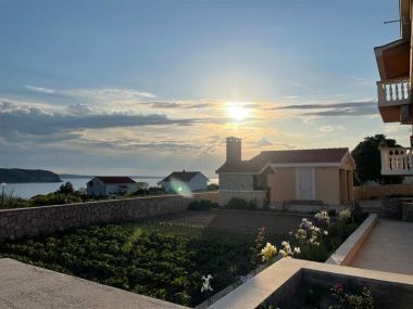Appartements Adriatic - with beautiful garden: A1(2), A2(2), A3(2+2) Rtina - Riviera de Zadar 