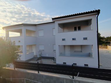 Appartements Juli - modern: A1(2+2) Vir - Riviera de Zadar 