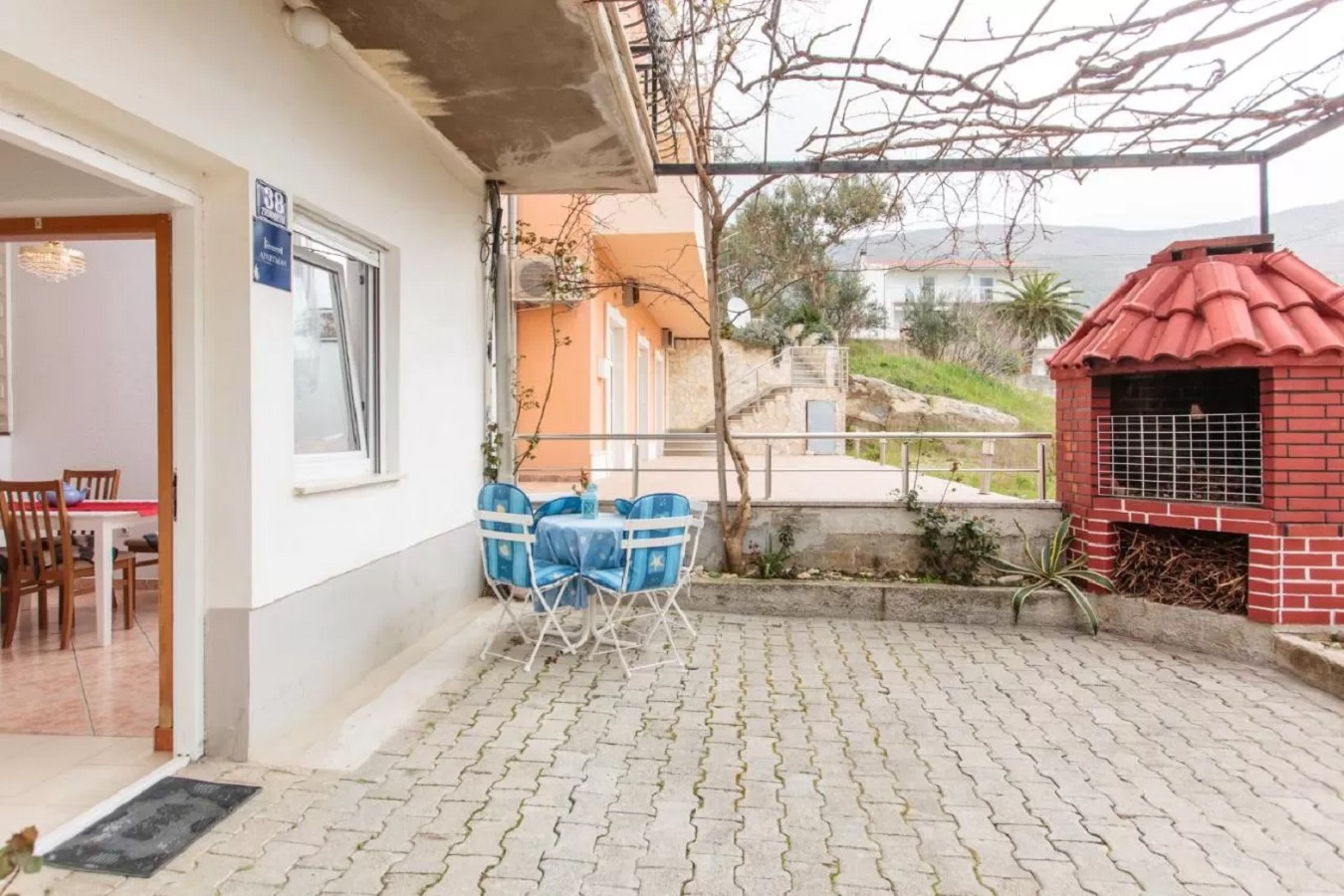 Appartements Knez 1 - 50 m from beach: A3(4) Podstrana - Riviera de Split 