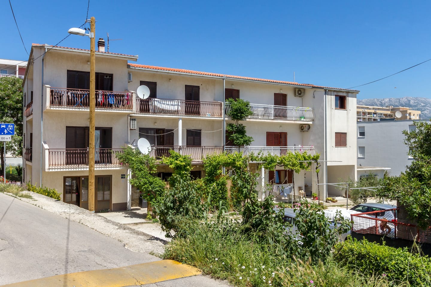 Appartements Jurica - 300 m from sea: A1 Lea(2+1), A2 Roko(2+1) Split - Riviera de Split 