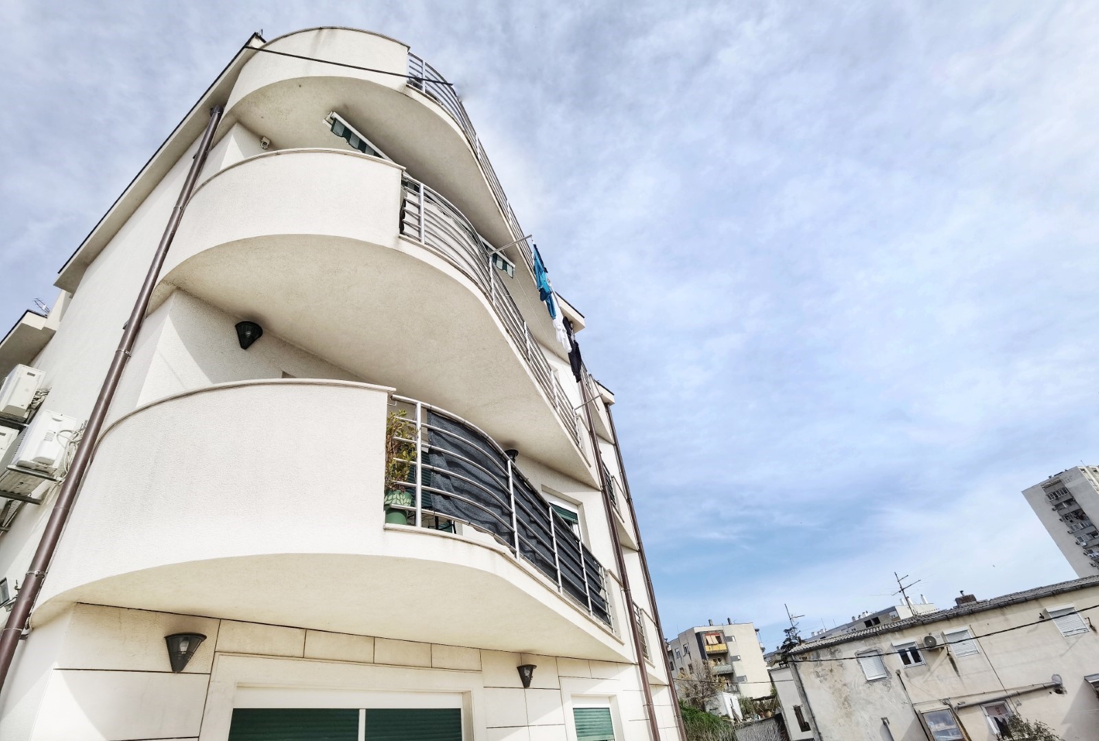 Appartements Miro - modern: A1-prizemlje (4+2), A2 desni(3+2), A3 lijevi(3+2) Split - Riviera de Split 
