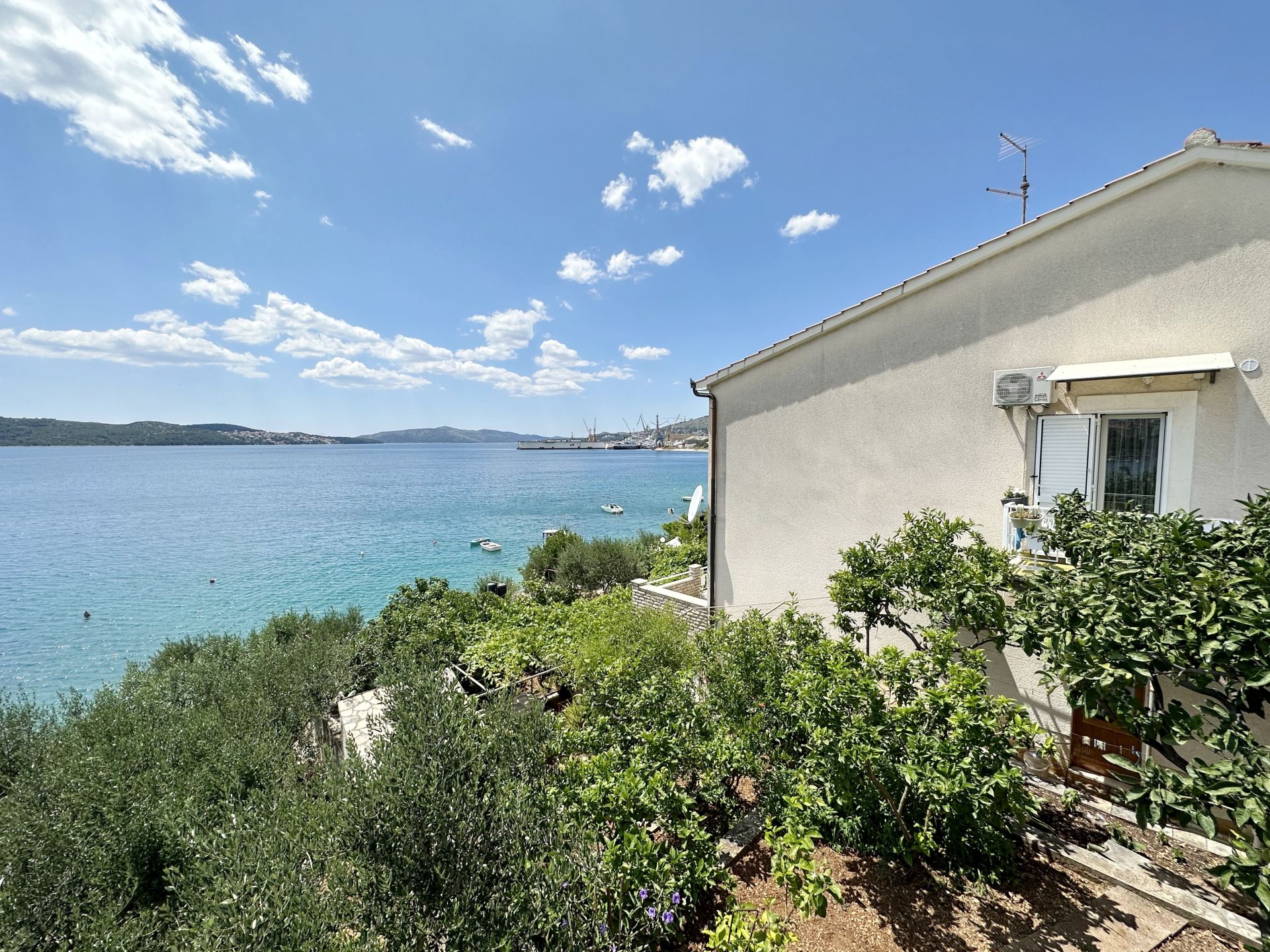 Appartements Mihaela - sea view : A1(5+1), A2(4), SA3(2) Trogir - Riviera de Trogir 