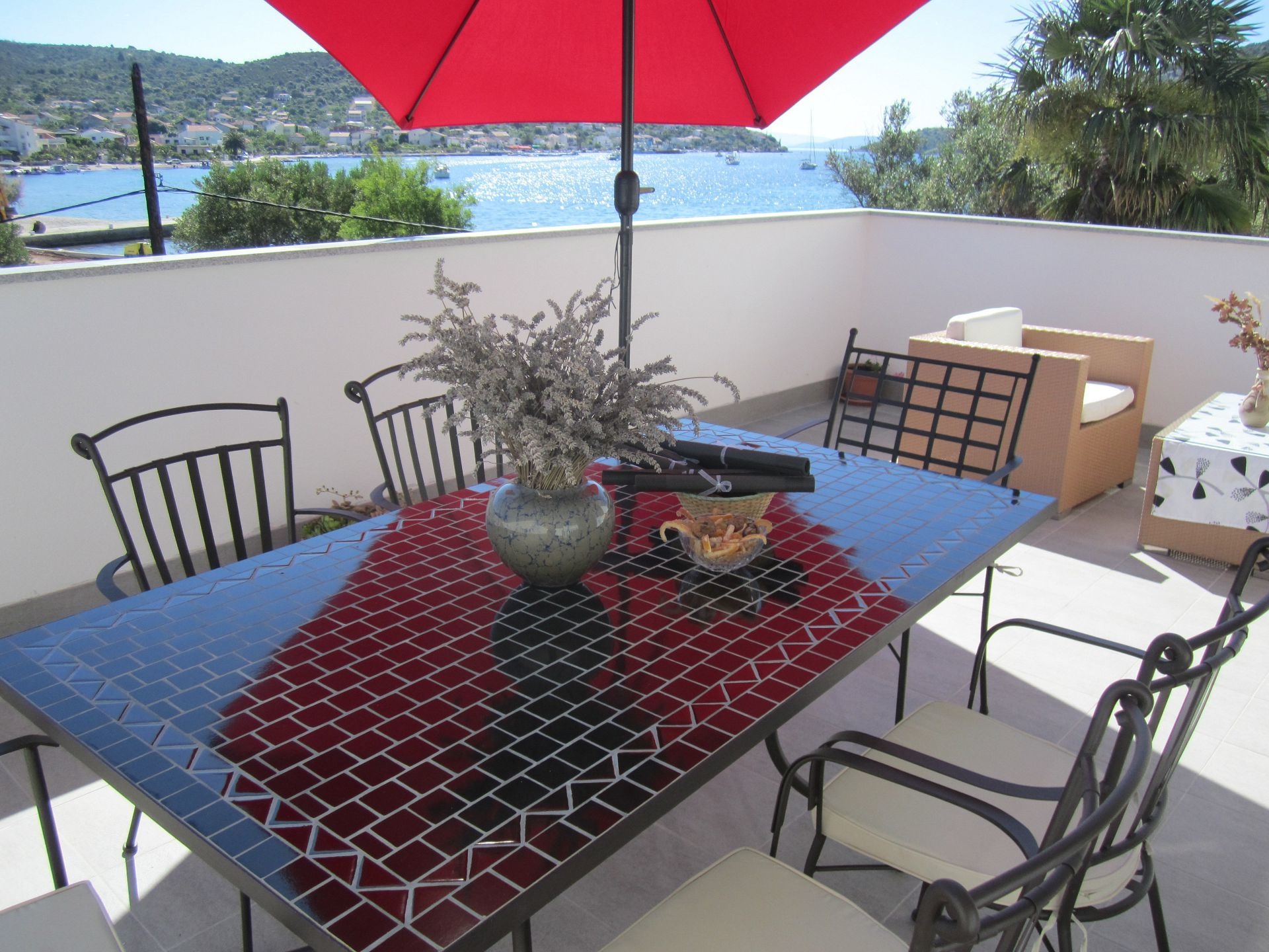 Appartements Deni - 30 m from sea: A2(4+1), A3(4+2) Vinisce - Riviera de Trogir 