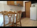 Appartements Ena - near marina "Kornati": A1(4), A2(2) Biograd - Riviera de Biograd  - Appartement - A2(2): cuisine salle à manger