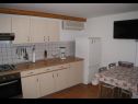 Appartements Dvor - 20 m from beach: A1(4+1) Turanj - Riviera de Biograd  - Appartement - A1(4+1): cuisine salle à manger