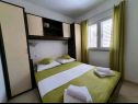 Appartements Ivano - 20 m from Sea: A1(6), A2(2+1), A3(2+1), A4(2), A5(2) Baie Osibova (Milna) - Île de Brac  - Croatie  - Appartement - A3(2+1): chambre &agrave; coucher
