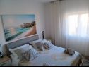 Appartements Žana - 30m from beach; A1(4+2), A2(4) Postira - Île de Brac  - Appartement - A1(4+2): chambre &agrave; coucher
