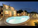 Maisons de vacances Jure - with pool: H(8+4) Sumartin - Île de Brac  - Croatie  - piscine