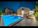 Maisons de vacances Maria - private pool & parking: H(4+1) Supetar - Île de Brac  - Croatie  - piscine