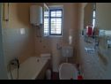 Appartements Mar - 50 m from beach: A1(4+1), A2(4+1), A3(4+1) Sutivan - Île de Brac  - Appartement - A2(4+1): salle de bain W-C