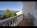 Appartements David - 20m from the beach with parking: A1(5), A2(5), A4(4) Arbanija - Île de Ciovo  - Appartement - A2(5): terrasse