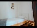 Appartements Bela2 - great location A1 B1(4), A2 C1(4), A3 D1(4+1) Mastrinka - Île de Ciovo  - Appartement - A1 B1(4): chambre &agrave; coucher