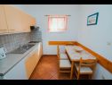 Appartements Bela2 - great location A1 B1(4), A2 C1(4), A3 D1(4+1) Mastrinka - Île de Ciovo  - Appartement - A2 C1(4): cuisine salle à manger