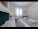 Appartements Nick - jacuzzi & seaview: A1(4+1) Mastrinka - Île de Ciovo  - Appartement - A1(4+1): chambre &agrave; coucher