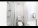 Appartements Bozo - 100m to the sea: A1(4), A2(4), A3(4), A4(4), A5(4) Okrug Donji - Île de Ciovo  - Appartement - A3(4): salle de bain W-C