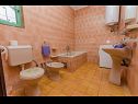 Appartements Vinko - 80 m from beach: A1(4+2), A2(4+2) Okrug Gornji - Île de Ciovo  - Appartement - A1(4+2): salle de bain W-C