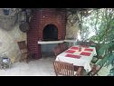 Maisons de vacances Filip - comfortable: H(6+2) Okrug Gornji - Île de Ciovo  - Croatie  - barbecue