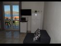 Appartements Mara - 70m from the sea A2(4+1), A3(4+1), A4(2+1), A1(2+1) Okrug Gornji - Île de Ciovo  - Appartement - A4(2+1): séjour