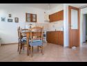 Appartements Brane - 100m from the beach: A1 Ana (4+1), A2 Damira (4+1) Okrug Gornji - Île de Ciovo  - Appartement - A2 Damira (4+1): cuisine salle à manger