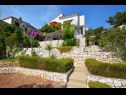 Maisons de vacances Sreća - terrace with beautifull view H(7) Okrug Gornji - Île de Ciovo  - Croatie  - jardin