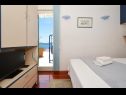 Appartements Bozo - amazing terrace and sea view: A1(4) Okrug Gornji - Île de Ciovo  - Appartement - A1(4): chambre &agrave; coucher