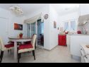 Appartements Duga - beachfront & seaview : A1(4+1), A2(4+1) Okrug Gornji - Île de Ciovo  - Appartement - A2(4+1): cuisine salle à manger